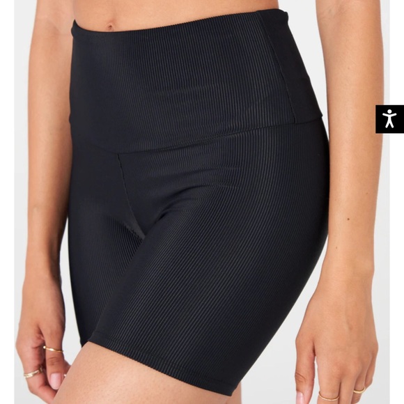 Onzie Ribbed Biker Short - Picture 4 of 4